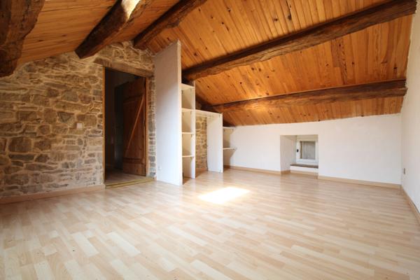 Saint-Affrique (12400) MAISON 175m² SCINDEE EN 2 LOGEMENTS AVEC COUR et CAVE