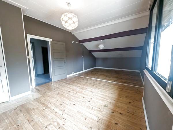 Champagne-au-Mont-d'Or (69410) À vendre Champagne-Au-Mont-D'Or , maison familiale 180 M2 P6 sur ss-sol de 120 M2 aménageable sur 355M2