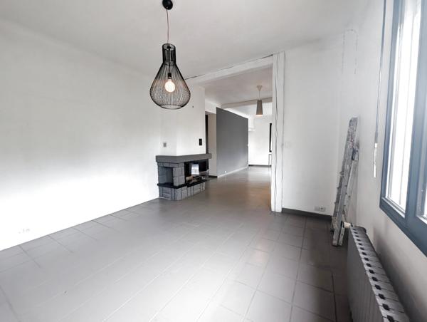 Champagne-au-Mont-d'Or (69410) À vendre Champagne-Au-Mont-D'Or , maison familiale 180 M2 P6 sur ss-sol de 120 M2 aménageable sur 355M2