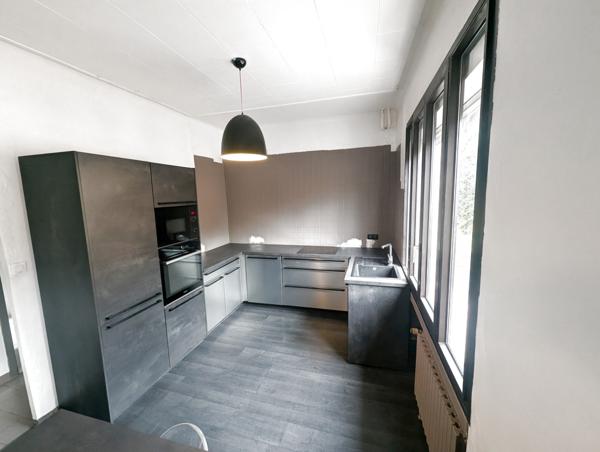 Champagne-au-Mont-d'Or (69410) À vendre Champagne-Au-Mont-D'Or , maison familiale 180 M2 P6 sur ss-sol de 120 M2 aménageable sur 355M2