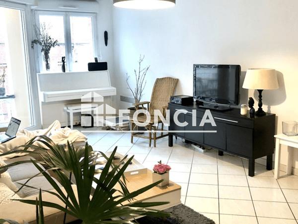 Location Appartement 3 pièces 70.6 m² - 4 F RUE VIRGINIE GHESQUIERE Lille 59000