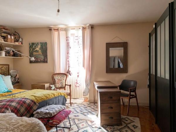 Maison
         5 pièces
        - 172 m² Exclusivité 180 000 € *