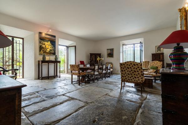Vente Château Carcassonne 31 Pièces 1200 m²