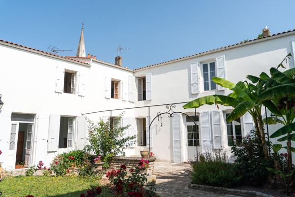 Vente Maison de luxe Le Château-d'Oléron 18 Pièces 402 m²