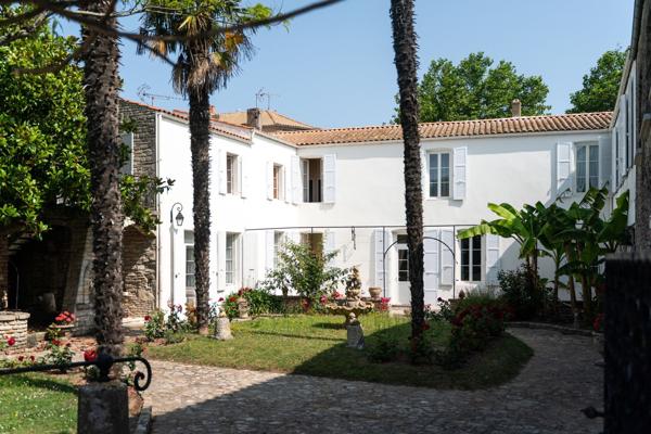 Vente Maison de luxe Le Château-d'Oléron 18 Pièces 402 m²