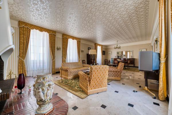 Vente Maison de luxe Le Château-d'Oléron 18 Pièces 402 m²