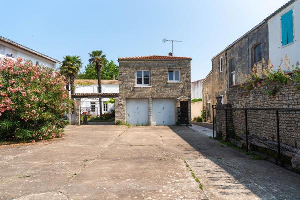 Vente Maison de luxe Le Château-d'Oléron 18 Pièces 402 m²