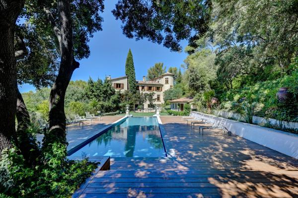 Vente Maison de luxe Aix-en-Provence 20 Pièces 650 m²