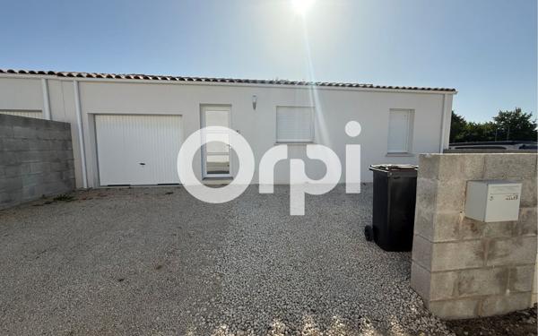 Maison à louer    3 pièces •  Mauzé-sur-le-Mignon