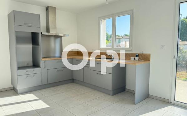 Maison à louer    3 pièces •  Mauzé-sur-le-Mignon