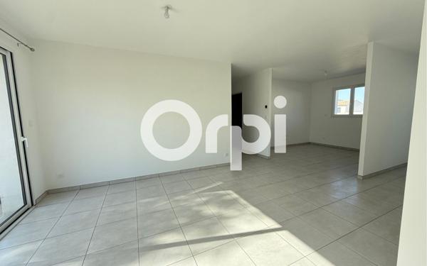 Maison à louer    3 pièces •  Mauzé-sur-le-Mignon