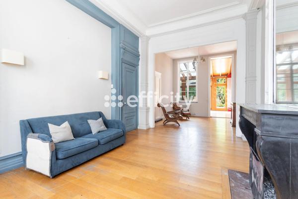 Maison
         11 pièces
        - 290 m² Exclusivité 520 000 € *