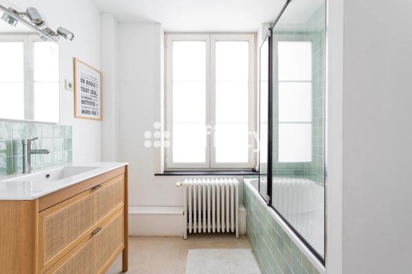 Maison
         11 pièces
        - 290 m² Exclusivité 520 000 € *