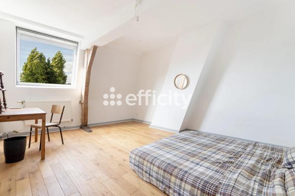 Maison
         11 pièces
        - 290 m² Exclusivité 520 000 € *