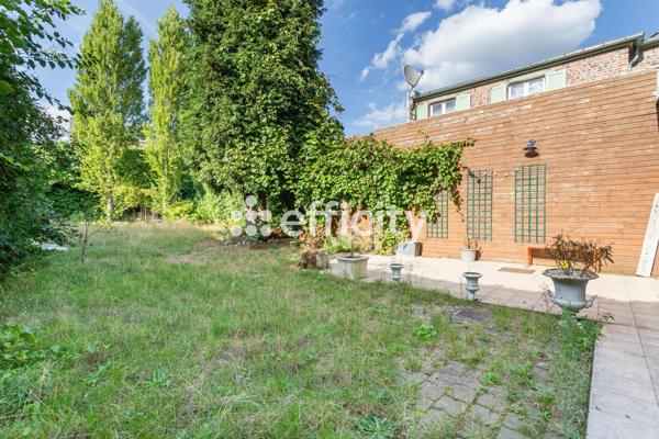 Maison
         11 pièces
        - 290 m² Exclusivité 520 000 € *