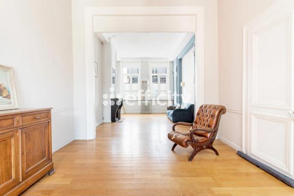 Maison
         11 pièces
        - 290 m² Exclusivité 520 000 € *