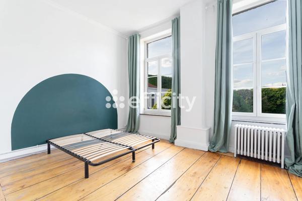 Maison
         11 pièces
        - 290 m² Exclusivité 520 000 € *