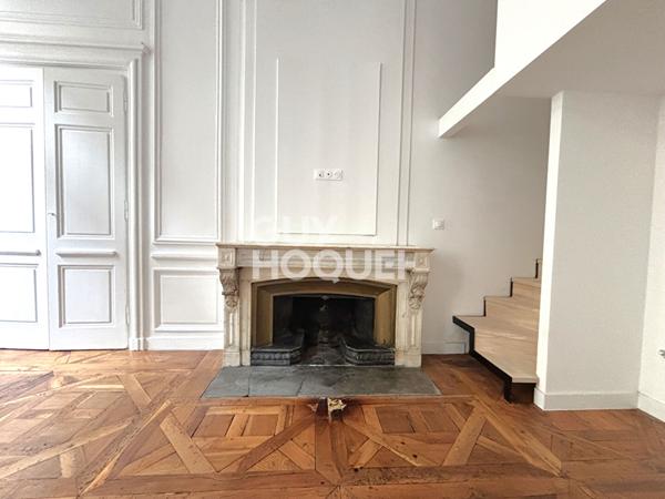 LYON 2 - AUGUSTE COMTE