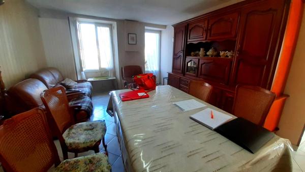 Maison à beau potentiel proche nature