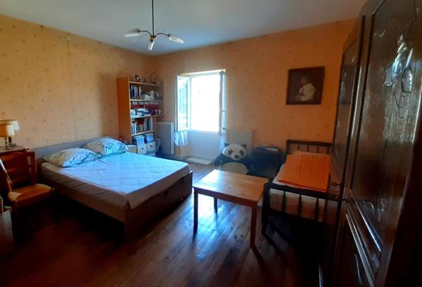 Maison à beau potentiel proche nature