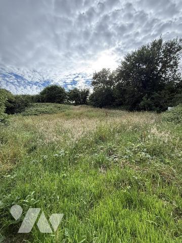 Achat Terrain agricole A Vendre avec dépendance 