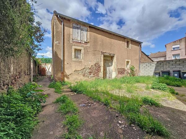 Grange à rénover avec terrain de 780 m² et puits