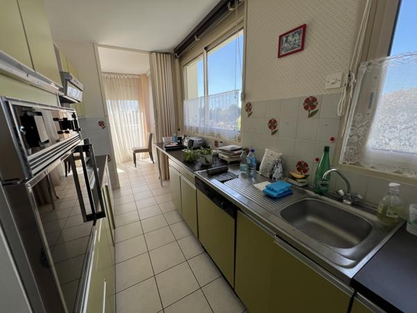 Appartement
                                                                                                                                                                                                                                                                                                                        3 pièce(s)                                                                                                                                                                                                          2 chambre(s)                                                                                                                                                                                                          75  m²