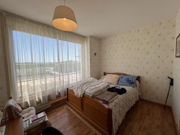 Appartement
                                                                                                                                                                                                                                                                                                                        3 pièce(s)                                                                                                                                                                                                          2 chambre(s)                                                                                                                                                                                                          75  m²