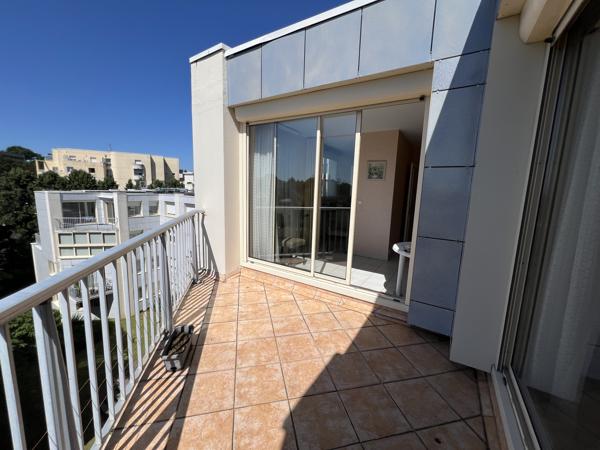 Appartement
                                                                                                                                                                                                                                                                                                                        3 pièce(s)                                                                                                                                                                                                          2 chambre(s)                                                                                                                                                                                                          75  m²