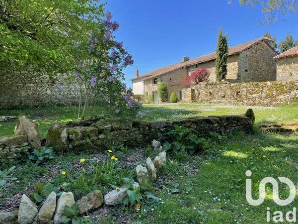 Ferme 6 pièces de 145 m² à Compreignac (87140)