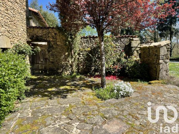 Ferme 6 pièces de 145 m² à Compreignac (87140)