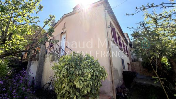 PAVILLON DE PLAIN PIED RENOVE 64M² HAB, JARDIN, TERRASSE, GARAGE, CAVE, ATELIER, PROCHE COMMODITES