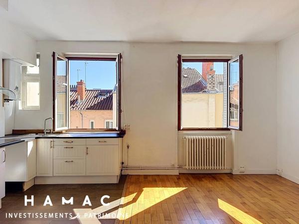 Appartement T3 70m2 dernier étage Rue Sully