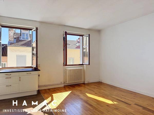 Appartement T3 70m2 dernier étage Rue Sully
