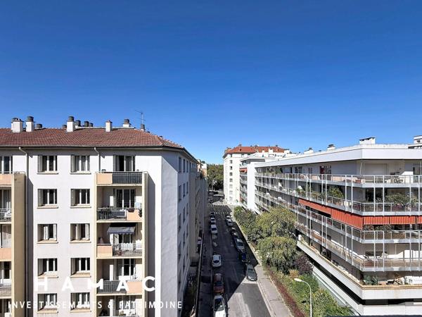Appartement T3 70m2 dernier étage Rue Sully