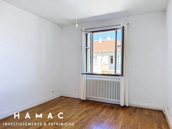 Appartement T3 70m2 dernier étage Rue Sully