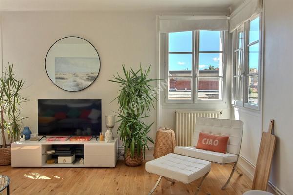 Suresnes - Appartement 2 pièces lumineux rénové avec cave