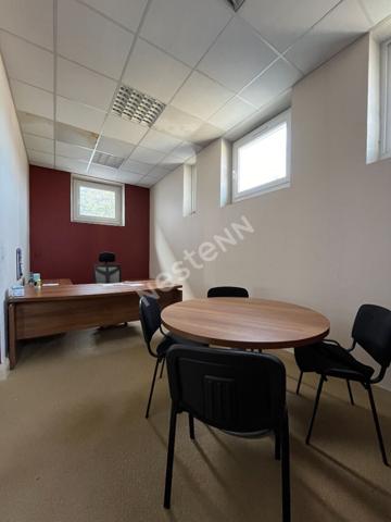 Local professionnel de73 M²