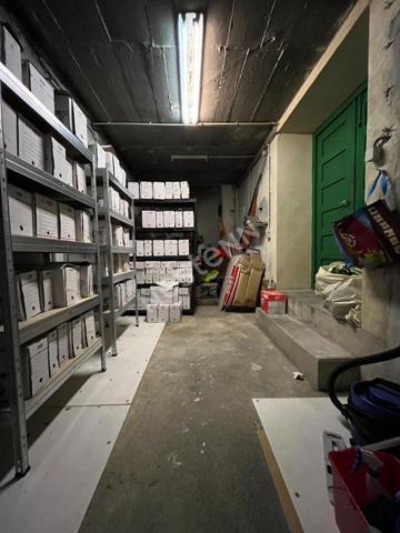 Local professionnel de73 M²