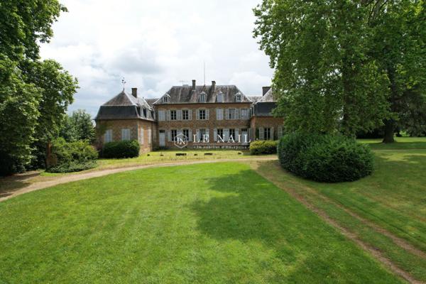 Joli Château du XVIIIème à proximité de Moulins sur Allier