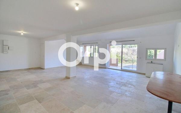 Appartement à vendre    3 pièces • 100 m2 Marseille 15