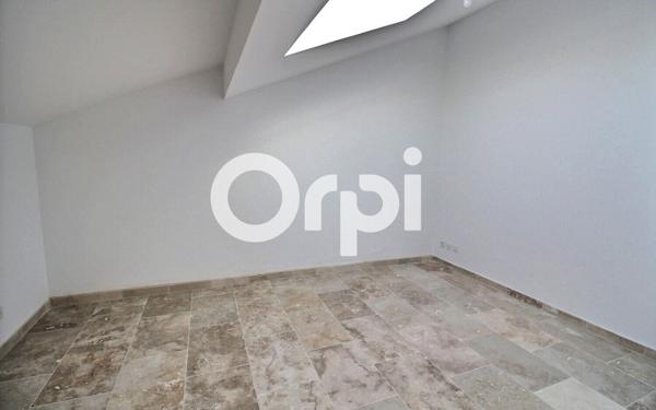 Appartement à vendre    3 pièces • 100 m2 Marseille 15