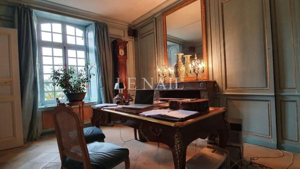 Ravissant hôtel particulier ISMH restauré dans la Manche.