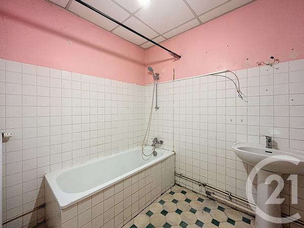 Immeuble à vendre  300 m2 CHANTELLE - 03