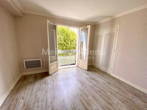 AUCH Centre-ville - T3 lumineux de 73m2 avec balcon et ascenseur