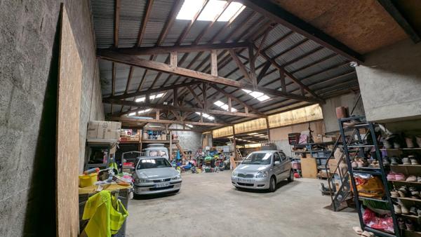 Maison avec hangar de 260m²