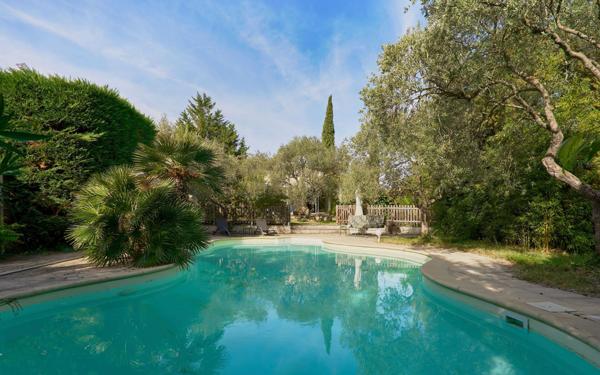 Maison à vendre    5 pièces •  Manosque