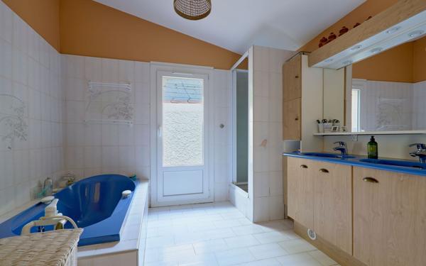 Maison à vendre    5 pièces •  Manosque