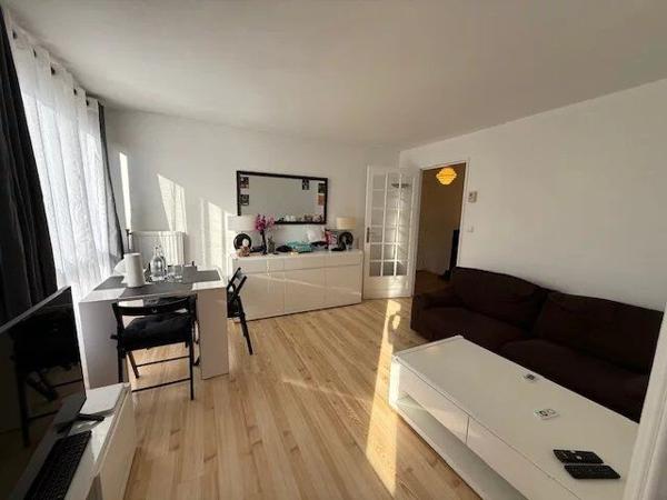 Vente                                                      Appartement
                        
                     4 pièces                      78 m2                     à Combs-la-Ville