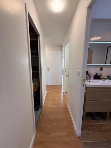 Vente                                                      Appartement
                        
                     4 pièces                      78 m2                     à Combs-la-Ville